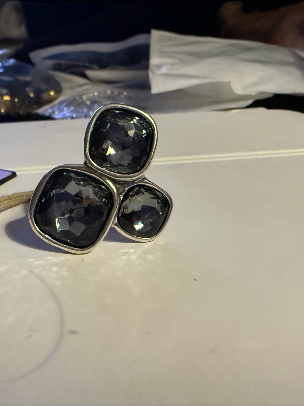 NWT Uno de 50 - Triple Cushion-Set Gray Stone Ring - Picture 8 of 9